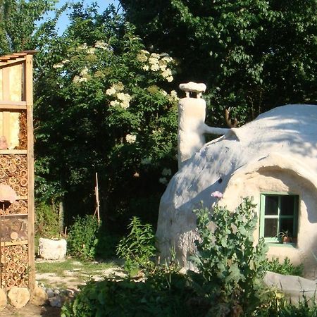 Kerterre Des Gallerands Bessais-le-Fromental Exteriér fotografie