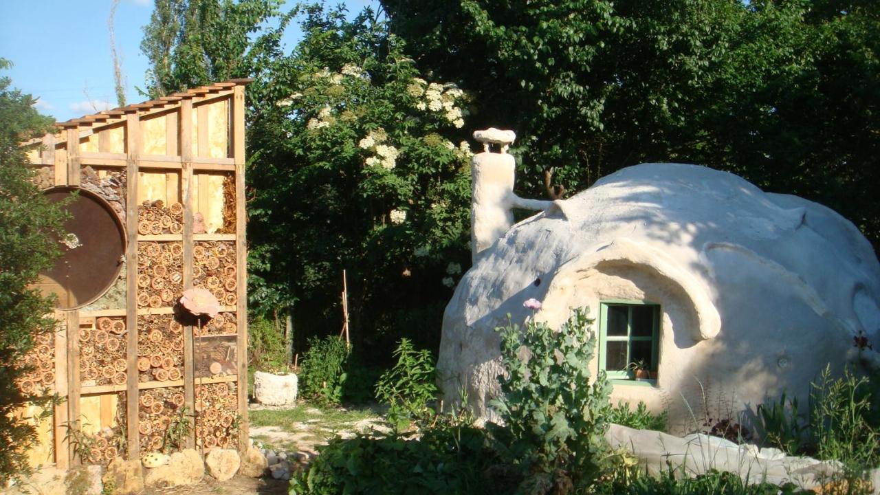 Kerterre Des Gallerands Bessais-le-Fromental Exteriér fotografie